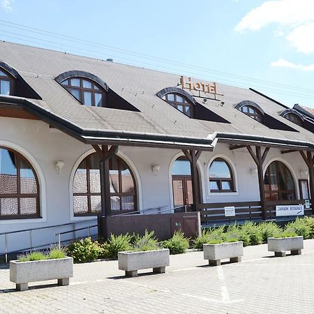 Hotel U Racka Ostrožská Nová Ves Buitenkant foto