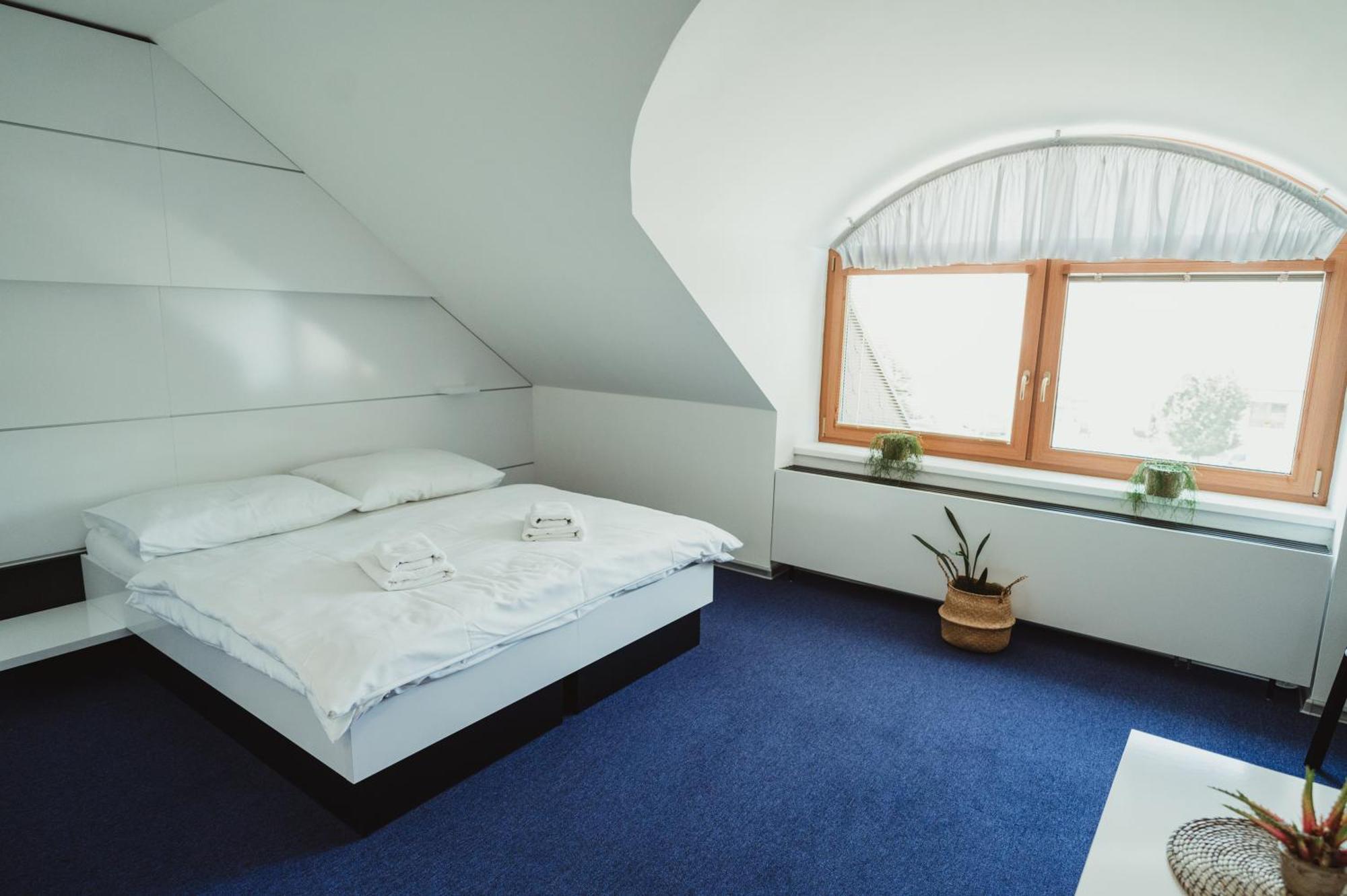 Hotel U Racka Ostrožská Nová Ves Buitenkant foto