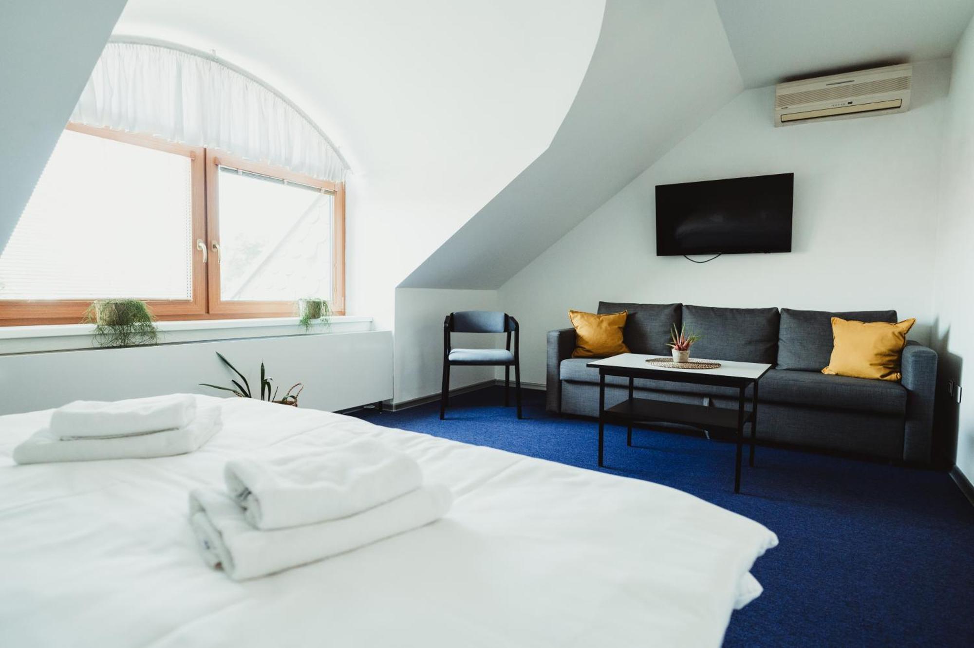 Hotel U Racka Ostrožská Nová Ves Buitenkant foto