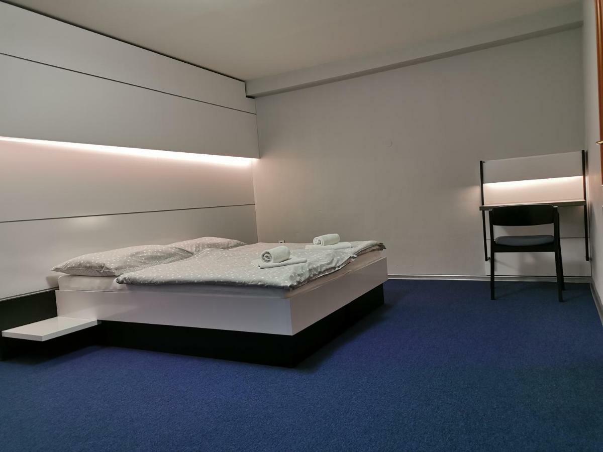 Hotel U Racka Ostrožská Nová Ves Buitenkant foto
