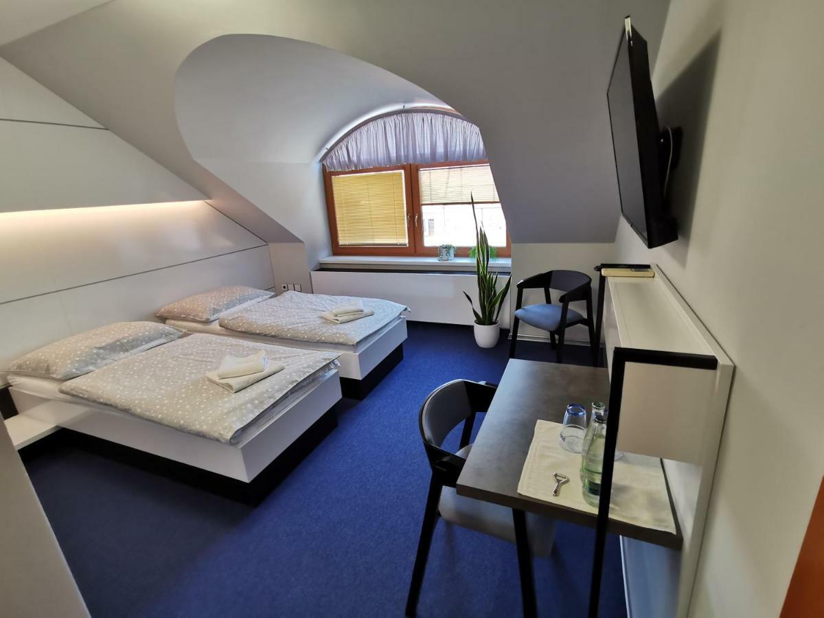 Hotel U Racka Ostrožská Nová Ves Buitenkant foto