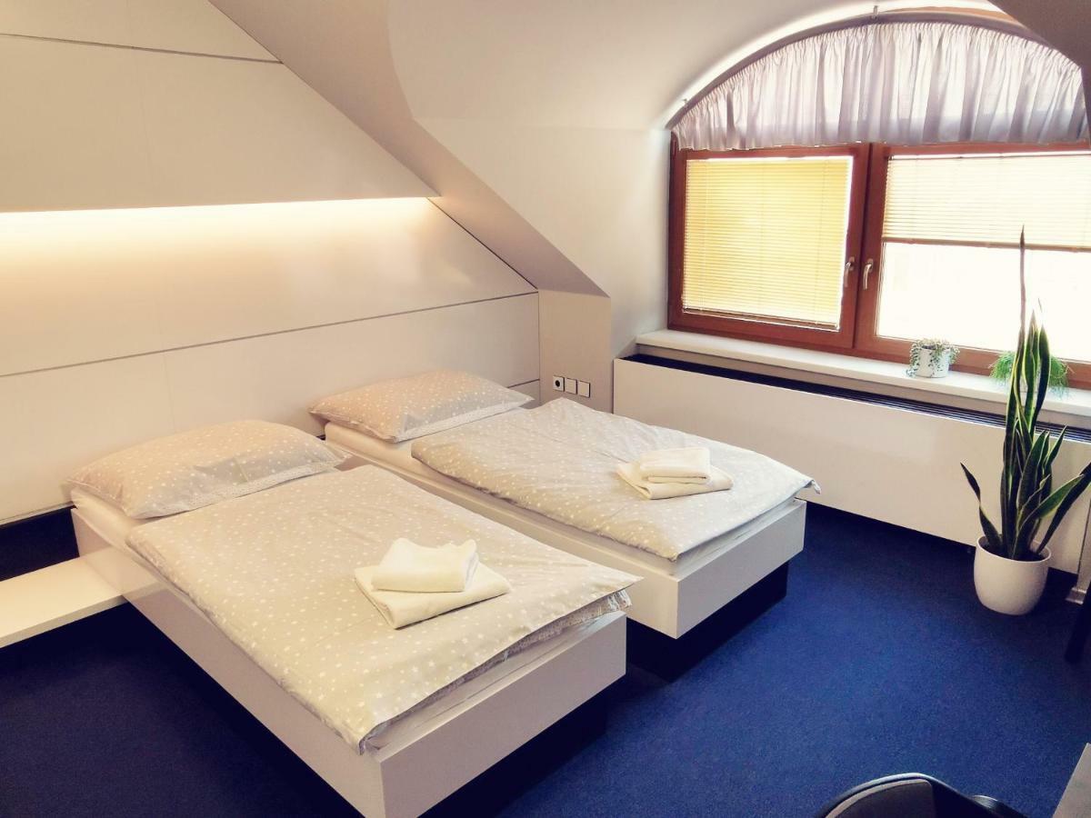 Hotel U Racka Ostrožská Nová Ves Buitenkant foto